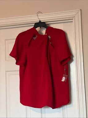 Red Women's Tie-Neck Short Sleeve Top